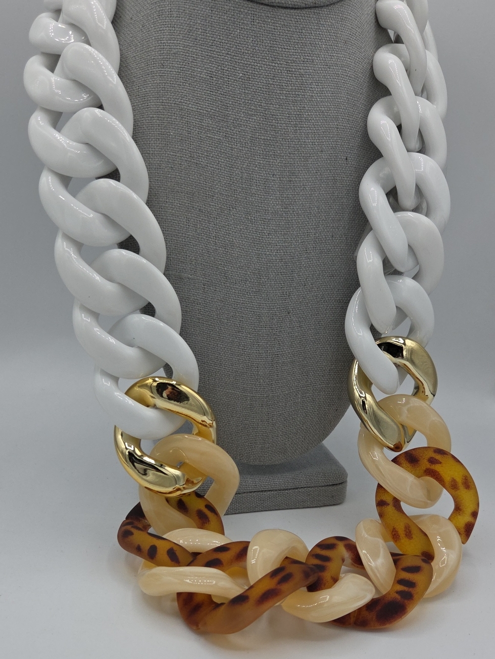5 for $25! RUSH By Denis & Charles Bold White Cream Statement Chain Necklace